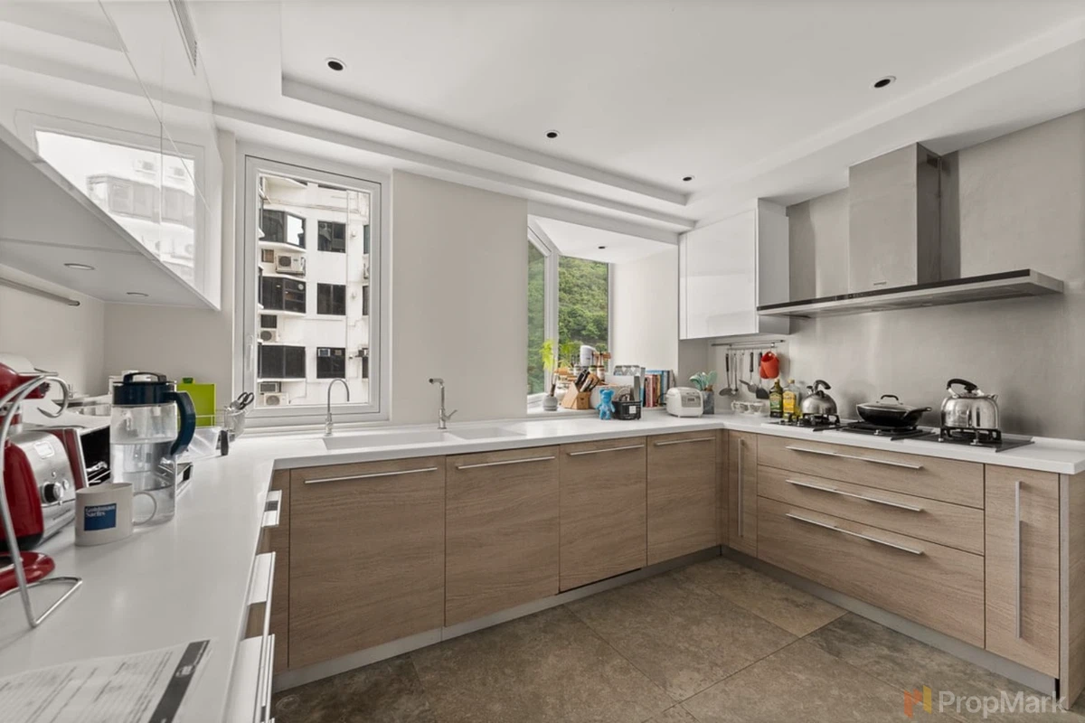 South Bay Towers - Photo 17