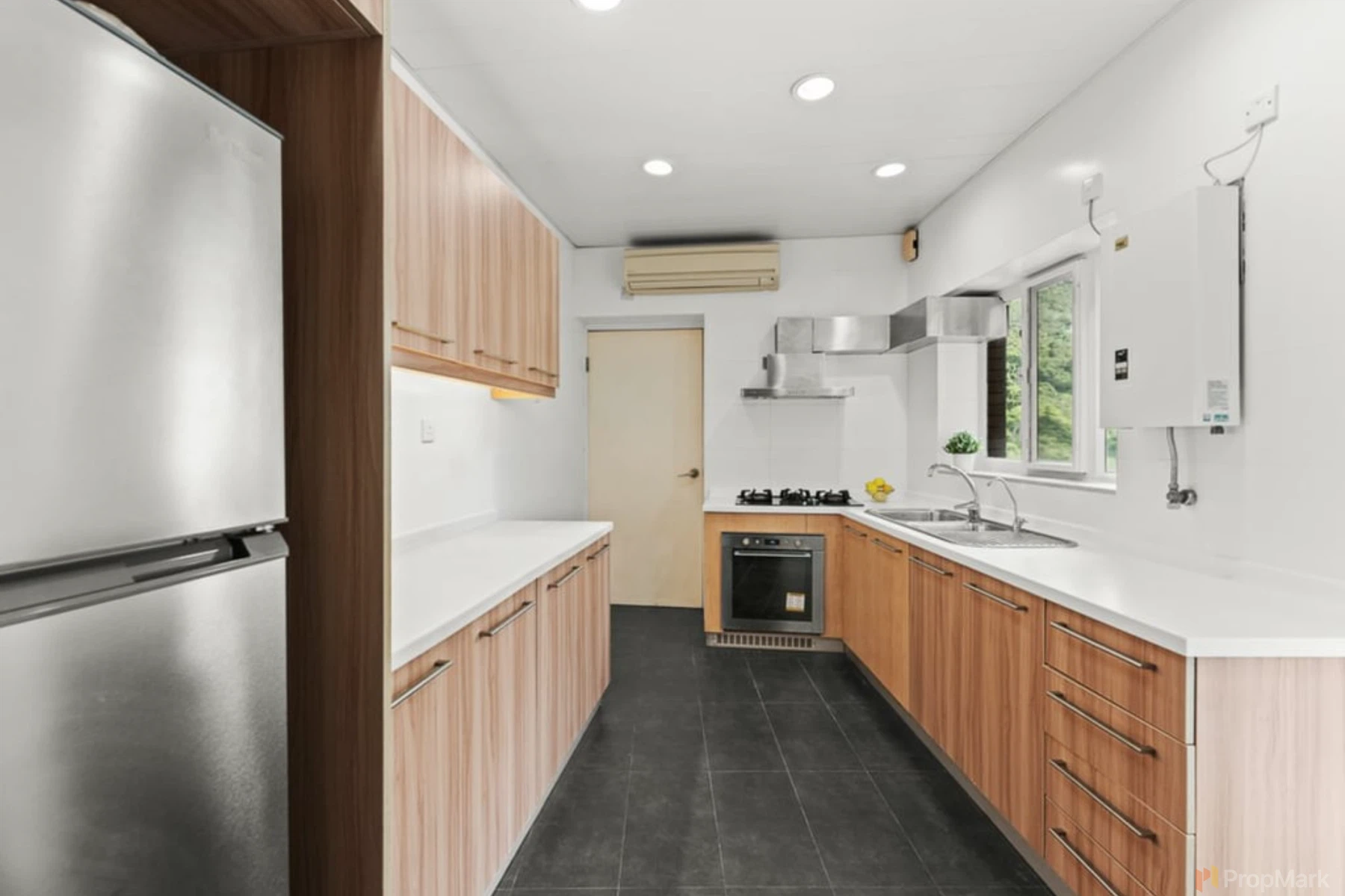 Ruby Court - Photo 10