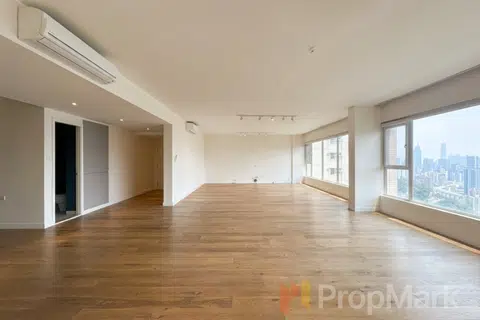 Leon Court - Photo 2