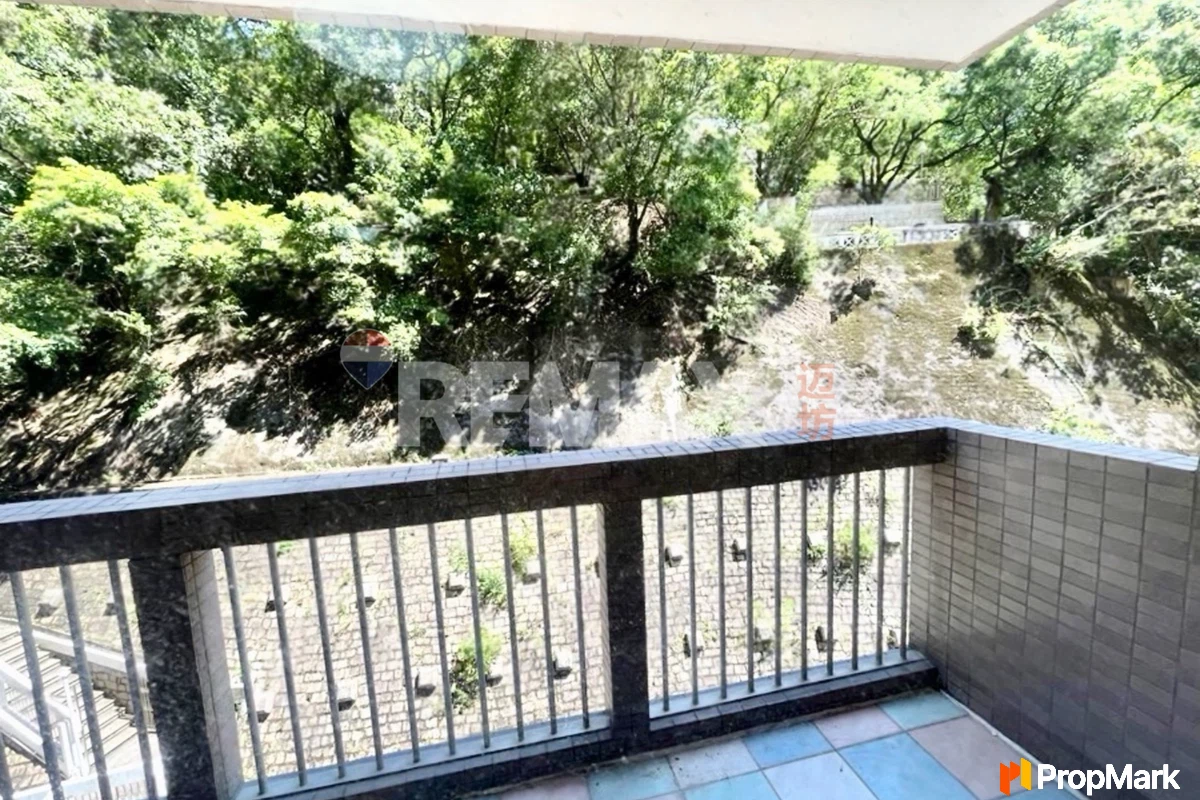 Realty Gardens - Photo 1