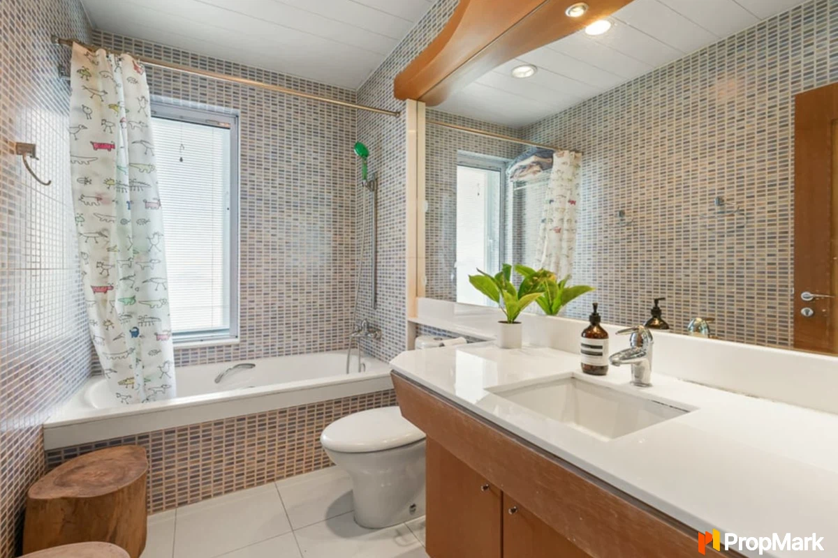 Manly Villa - Photo 8