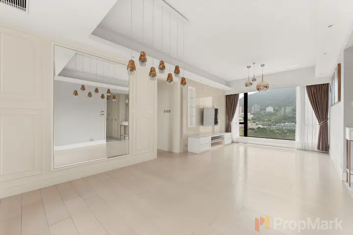 The Leighton Hill - Photo