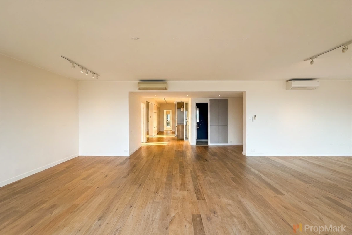 Leon Court - Photo 3