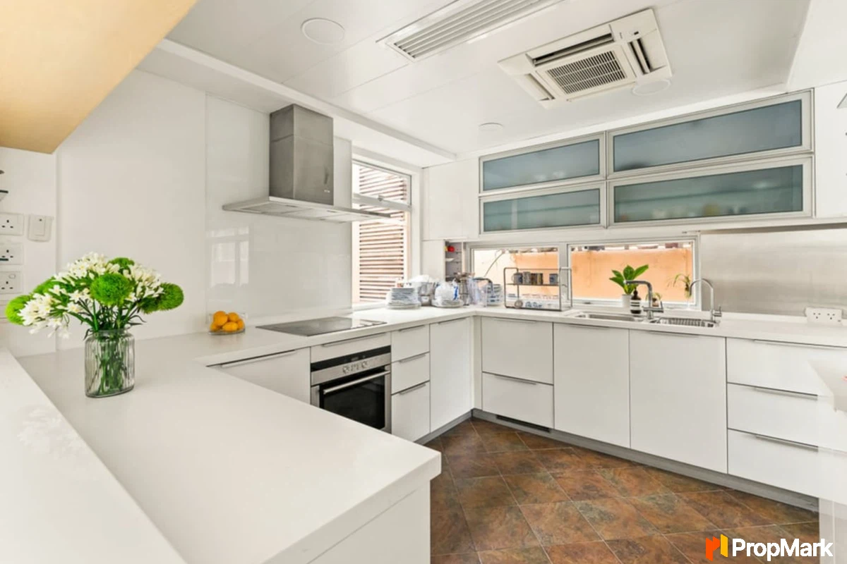 Manly Villa - Photo 9
