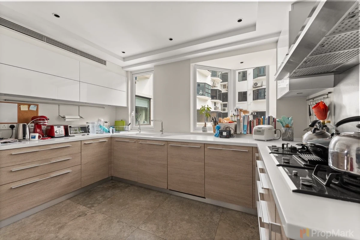 South Bay Towers - Photo 13