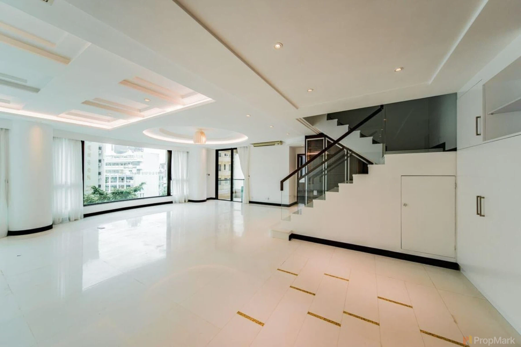 8 Shiu Fai Terrace - Photo 2