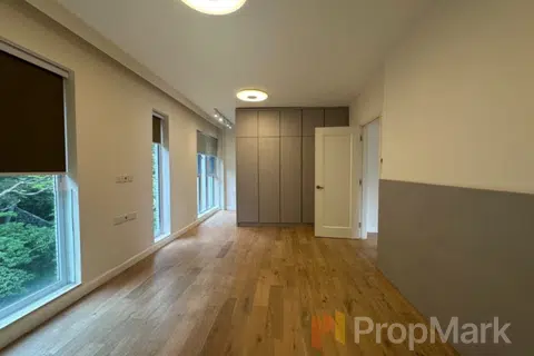 Leon Court - Photo 4