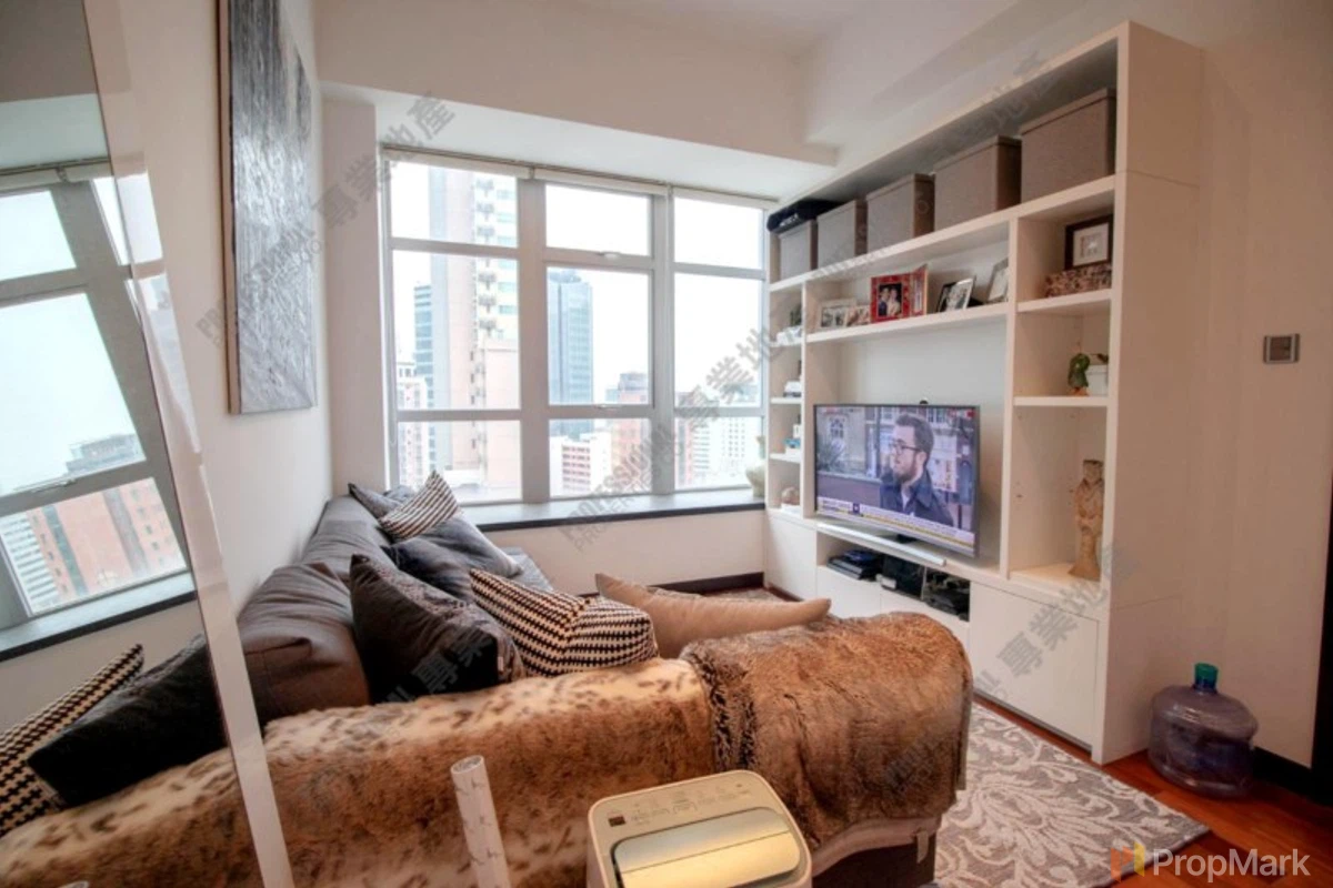 J Residence - Photo 6