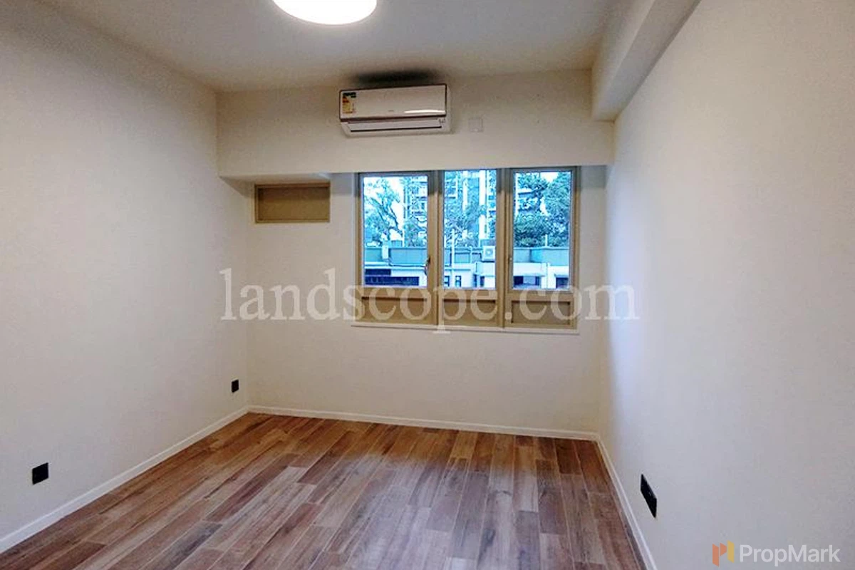 St. Joan Court - Photo 4