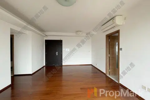 CentreStage - Photo 2