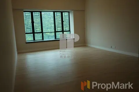 Imperial Court - Photo 2