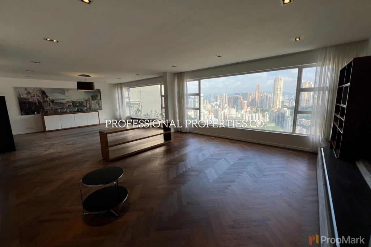 Leon Court - Photo 2