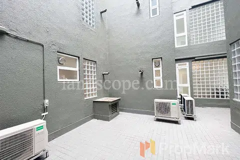 Woodland Villa - Photo 2