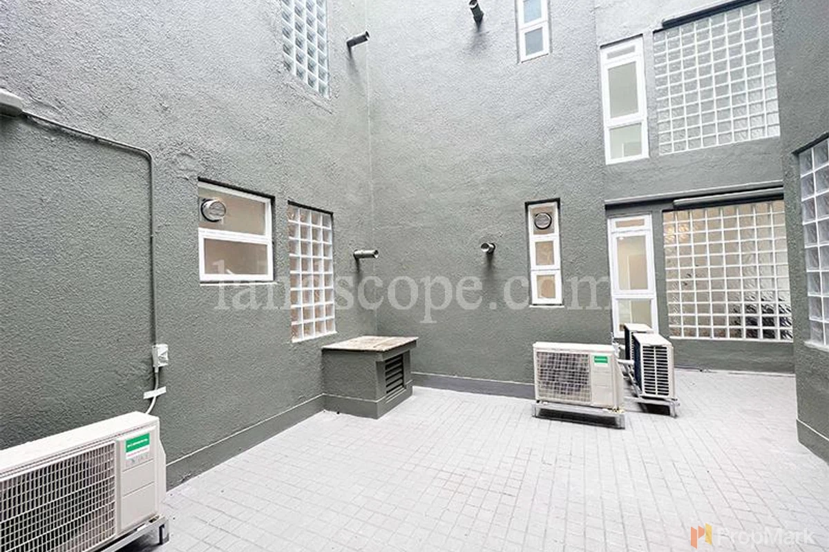 Woodland Villa - Photo 2