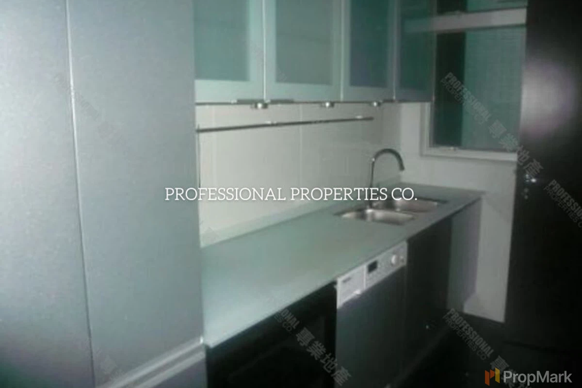 The Legend - Photo 9