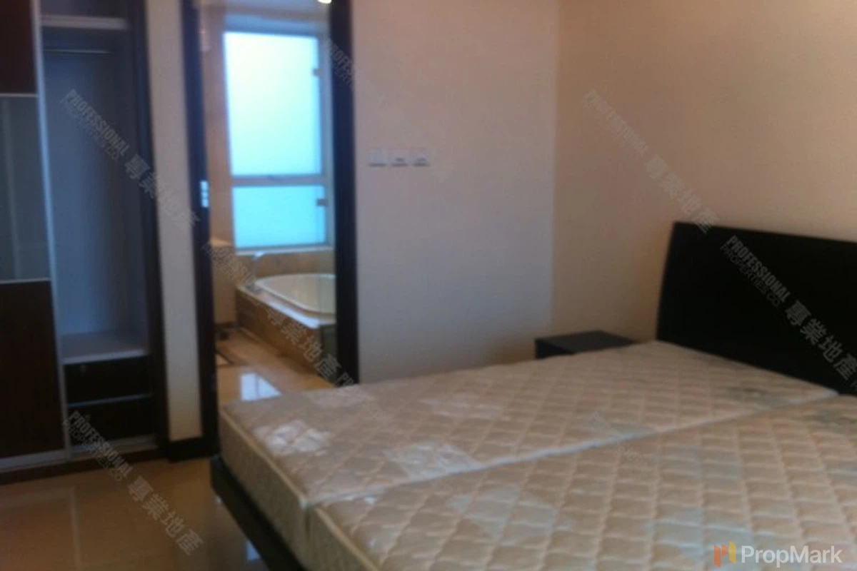 The Legend - Photo 7