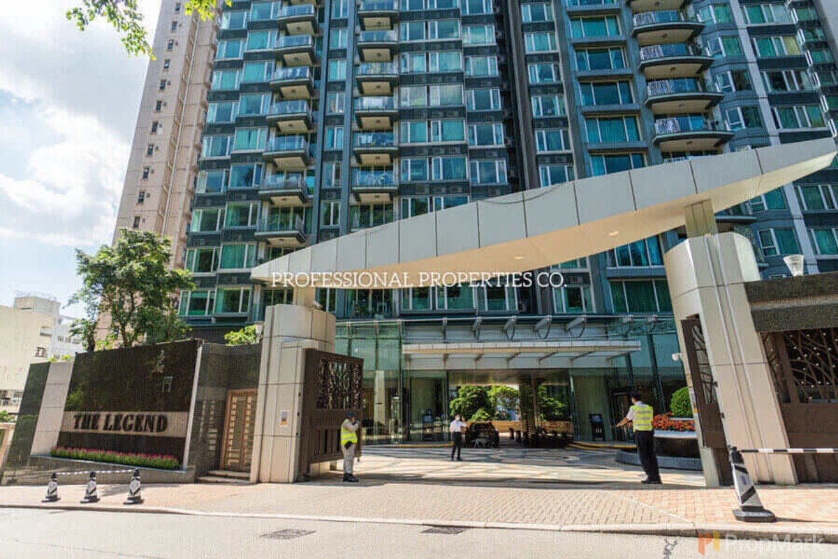 The Legend - Photo 15