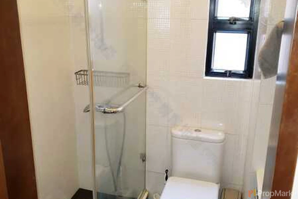 Lilian Court - Photo 6