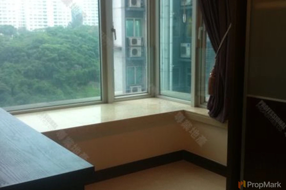 The Legend - Photo 3