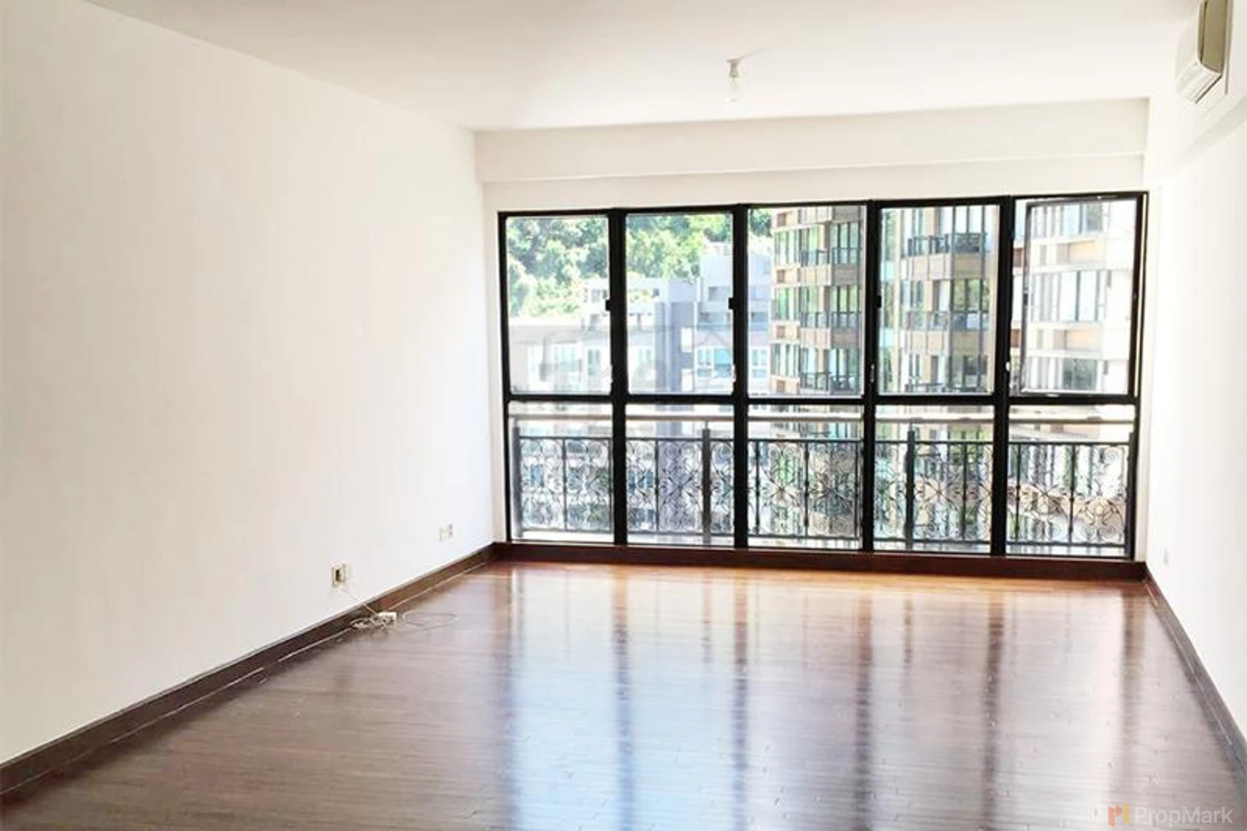 Clovelly Court - Photo 1