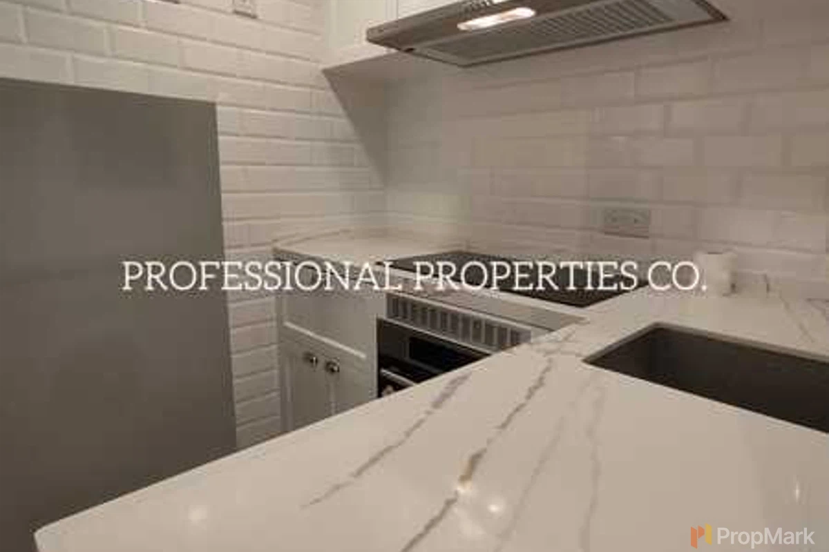 The Bellevue Place - Photo 2