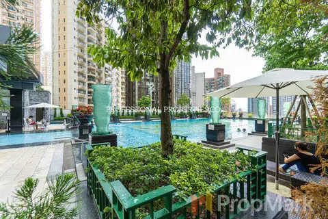 The Legend - Photo 4