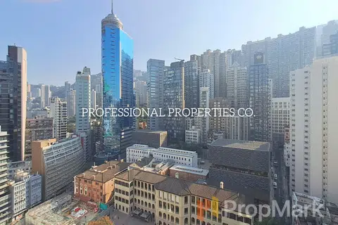 Amber Lodge - Photo 1