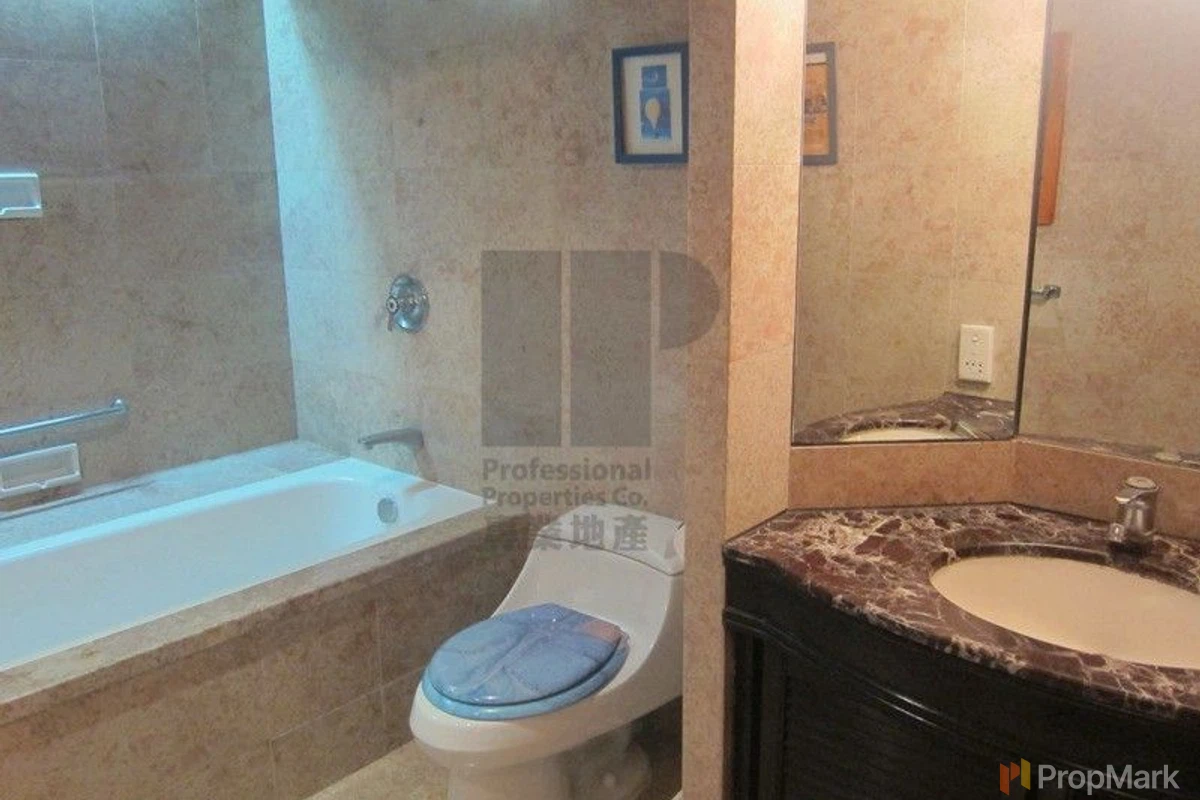 Convention Plaza Apartments - Photo 5