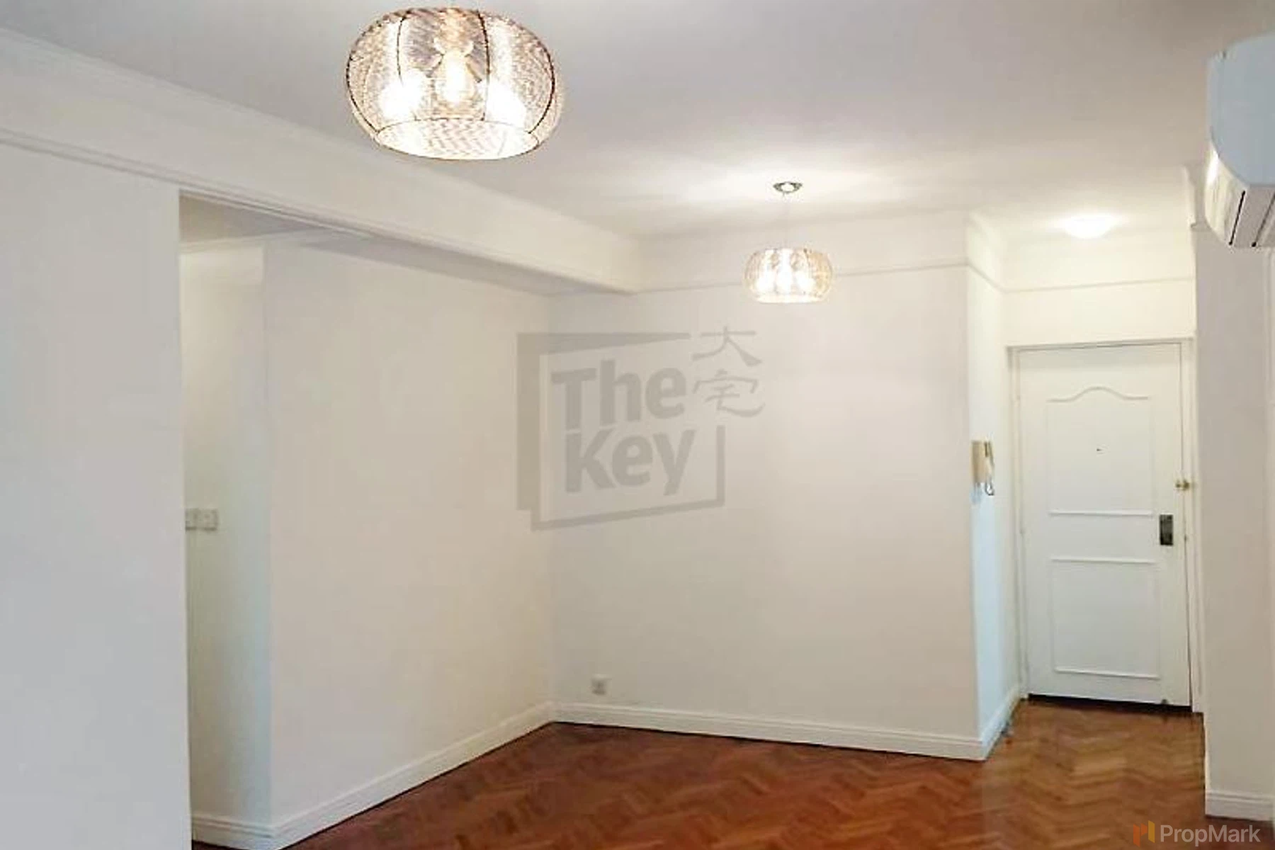 Hillsborough Court - Photo 2