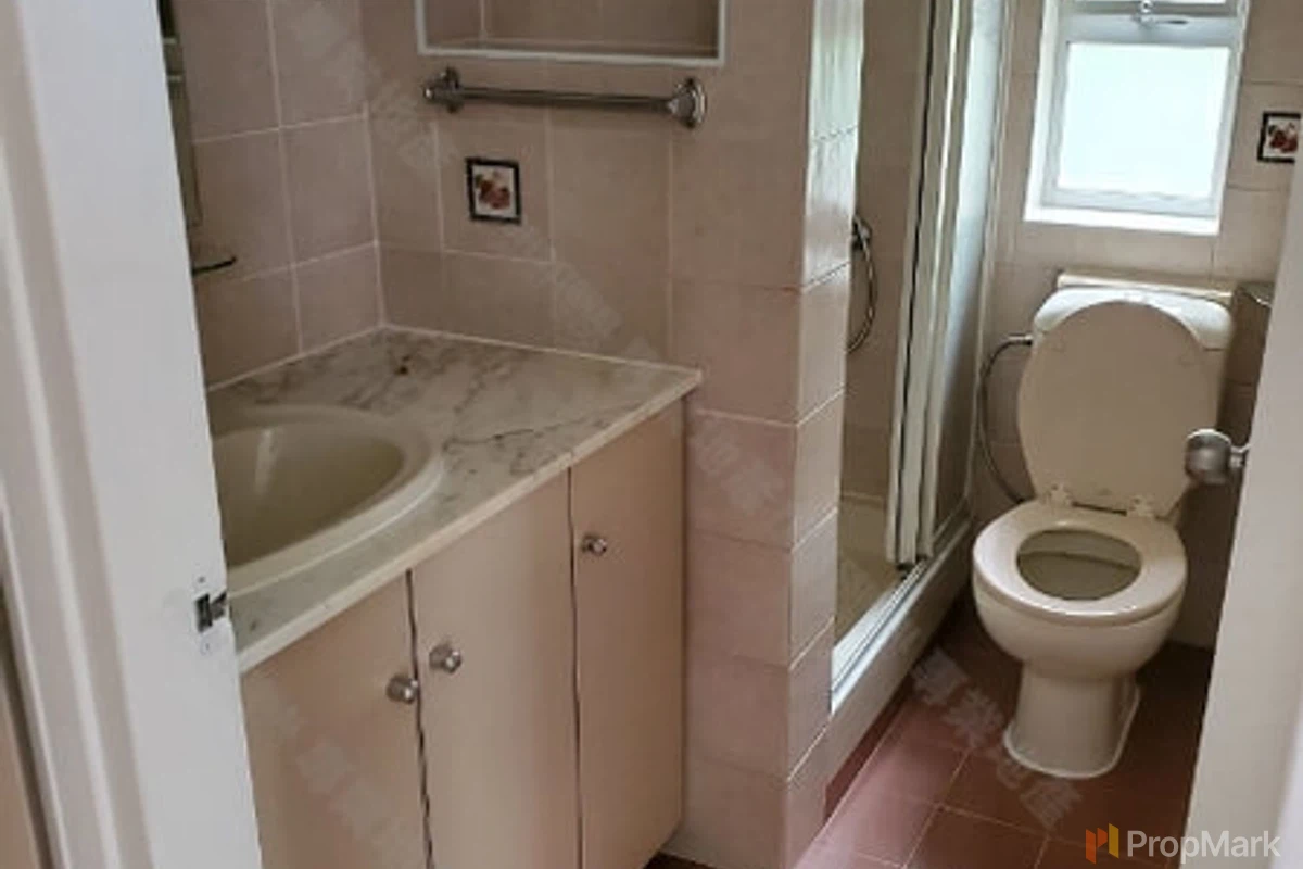 Welsby Court - Photo 2