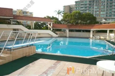 Strawberry Hill - Photo 2