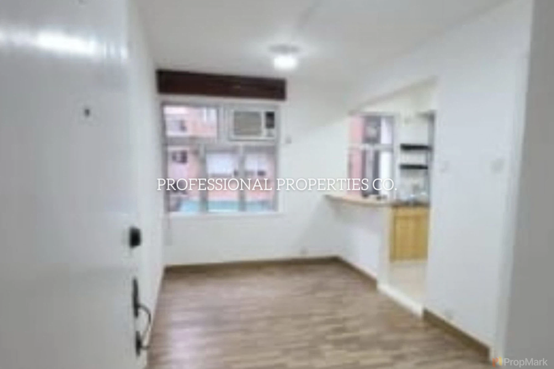 Ying Pont Building - Photo 6