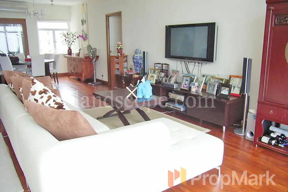 Summit Court - Photo 1