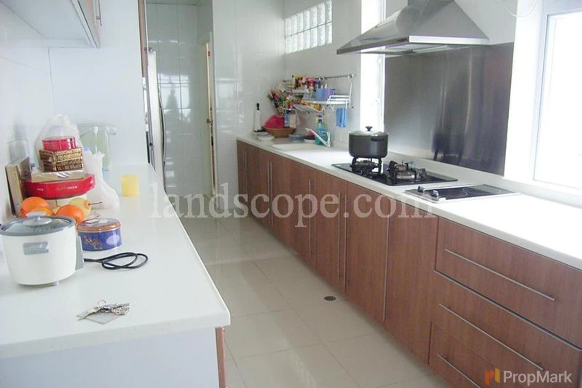 Summit Court - Photo 13