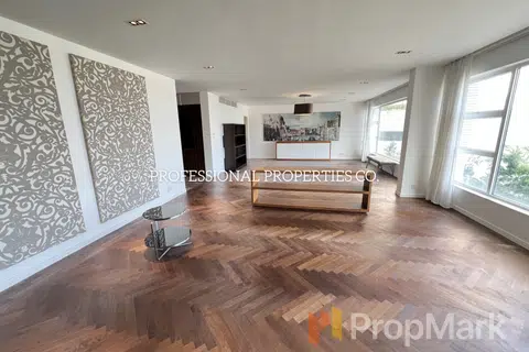 Leon Court - Photo 1