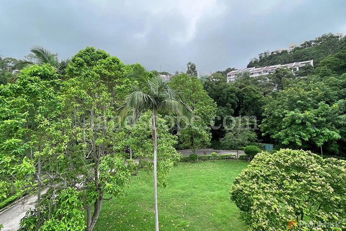 Unicorn Gardens - Photo 2