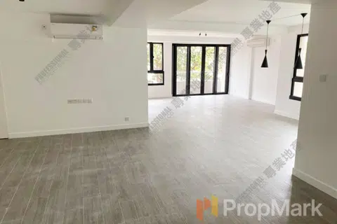 Beach Pointe - Photo