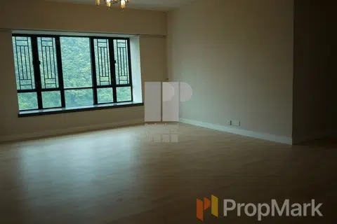 Imperial Court - Photo 3