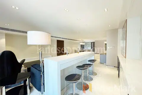 Grenville House - Photo 2