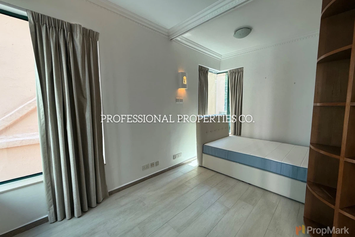 Medal Court - Photo 3