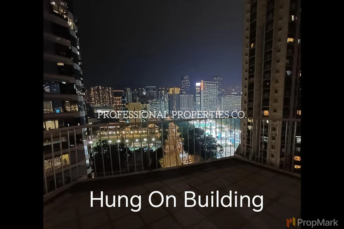Hung On Building - Photo 2
