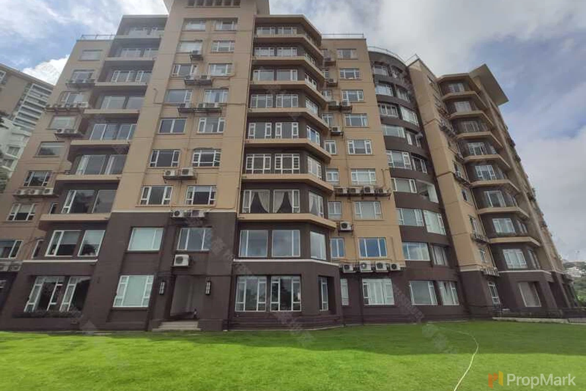 La Hacienda - Photo 1