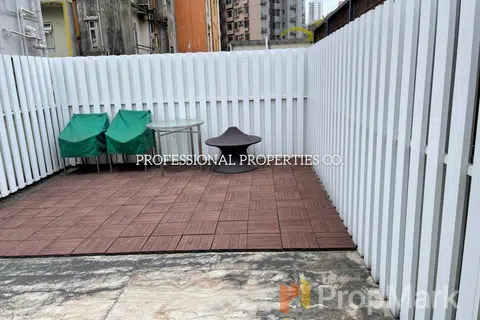 7-9 Shin Hing Street - Photo