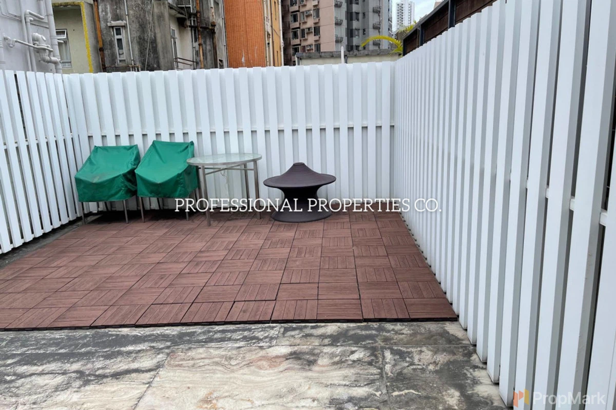 7-9 Shin Hing Street - Photo 1