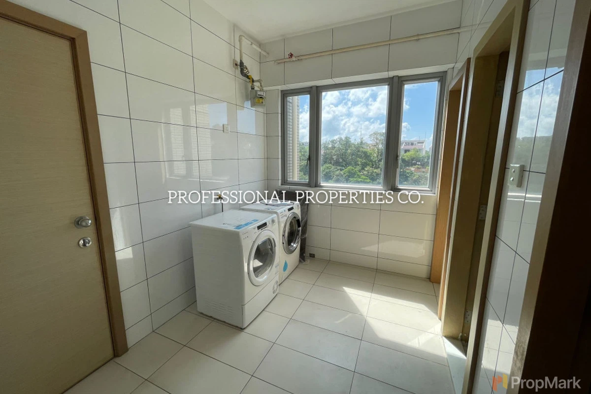 The Carmina - Photo 16