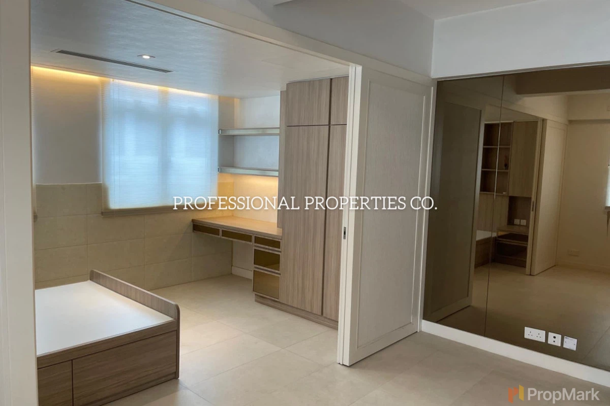 7-9 Shin Hing Street - Photo 3