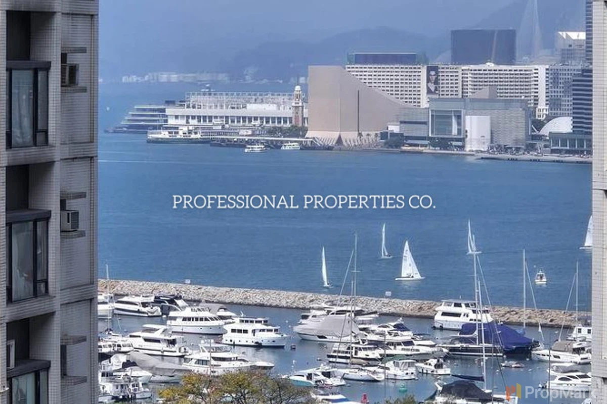 Hung On Building - Photo 4