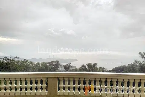 The Mount Austin - Photo