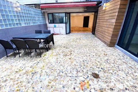 Broom Garden - Photo 3