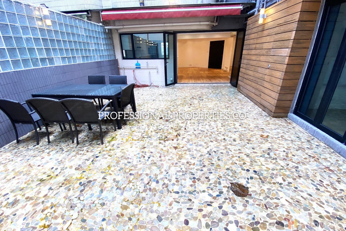 Broom Garden - Photo 3